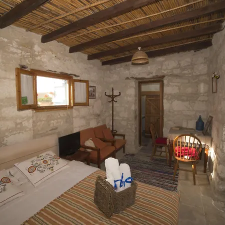 Cottage Houses شقة Pentakomo