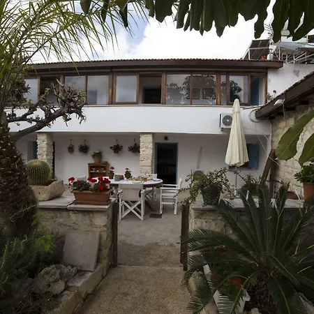 Cottage Houses * Pentakomo