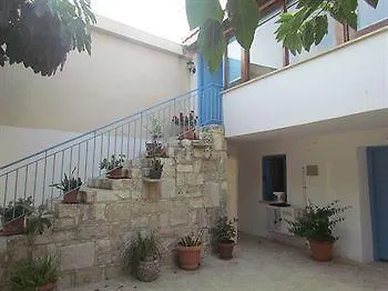 Cottage Houses Pentakomo