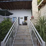 דירה Cottage Houses Pentakomo