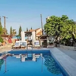 דירה Cottage Houses Pentakomo