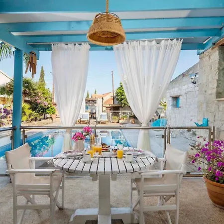 Cottage Houses Apartment Pentakomo