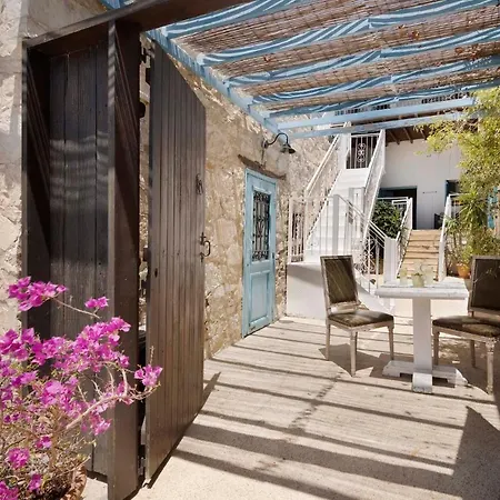 Cottage Houses Pentakomo