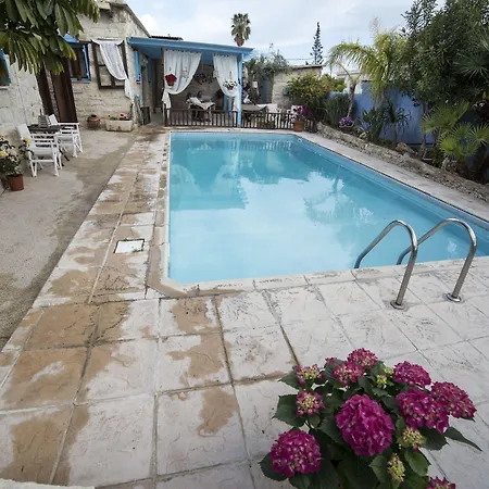 Cottage Houses Pentakomo