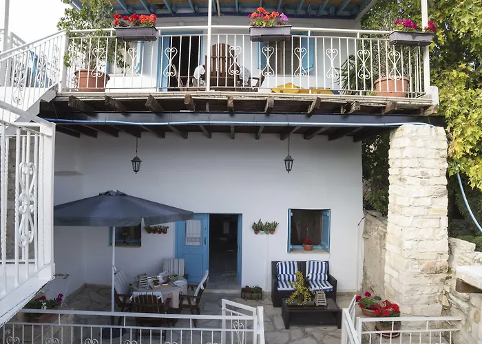 Cottage Houses Pentakomo